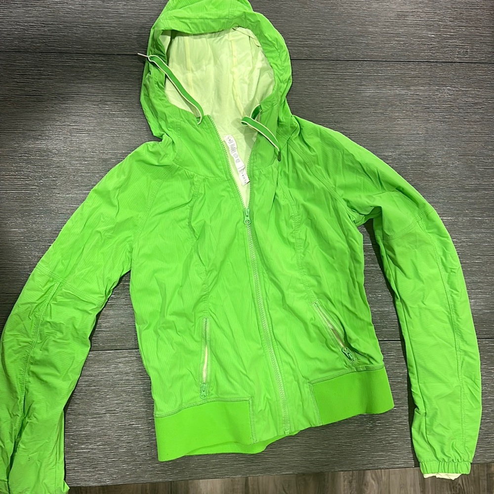 Green Lululemon Light Jacket windbreaker  - Size 8